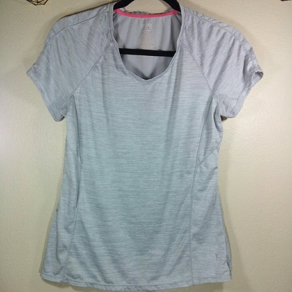 Semi fitted workout shirt